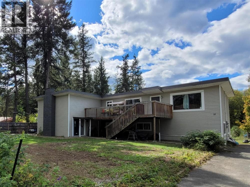 15 LODGE Drive, Clearwater