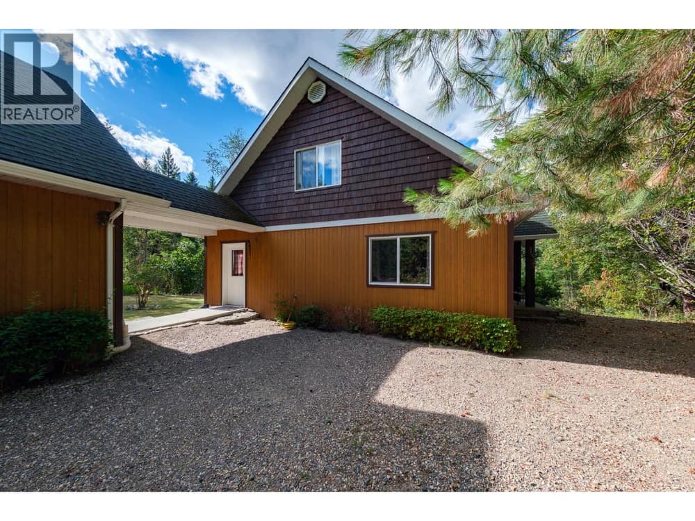 1249 Creighton Valley Road, Lumby