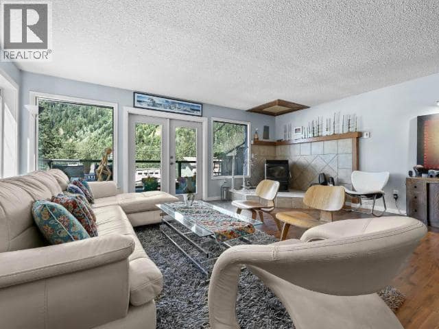1347 BURFIELD Drive, Sun Peaks