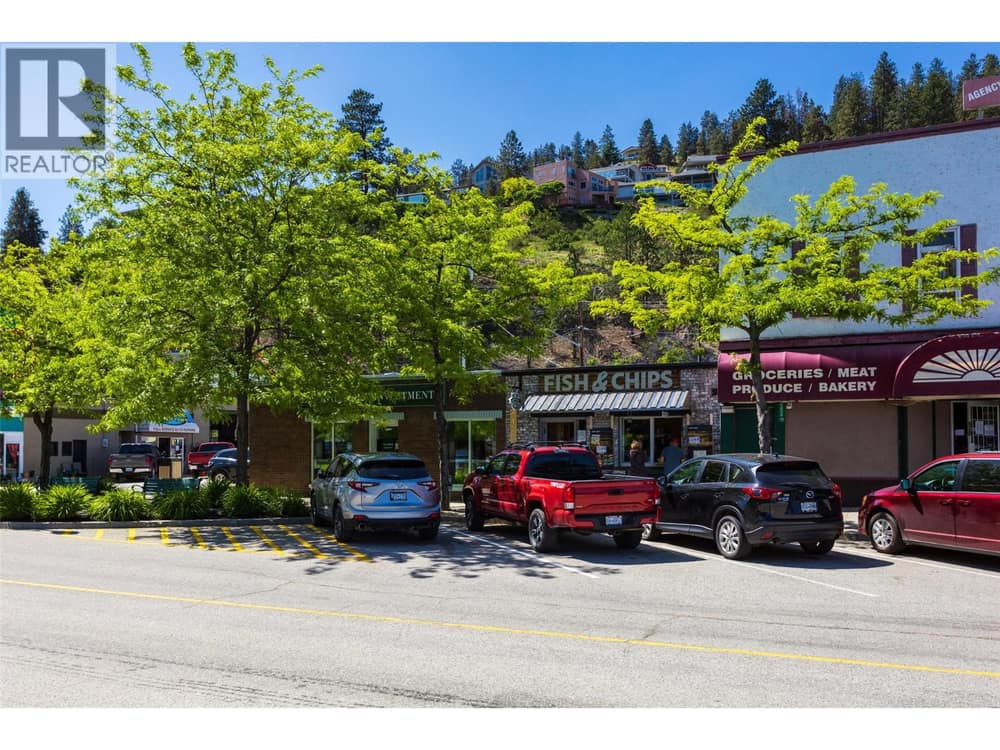 5860 Beach Avenue Unit# Unit A, Peachland