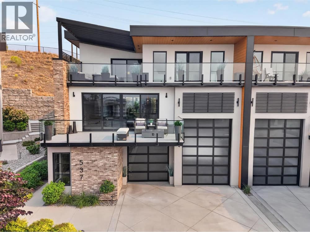 Rarely offered luxury duplex without compromise