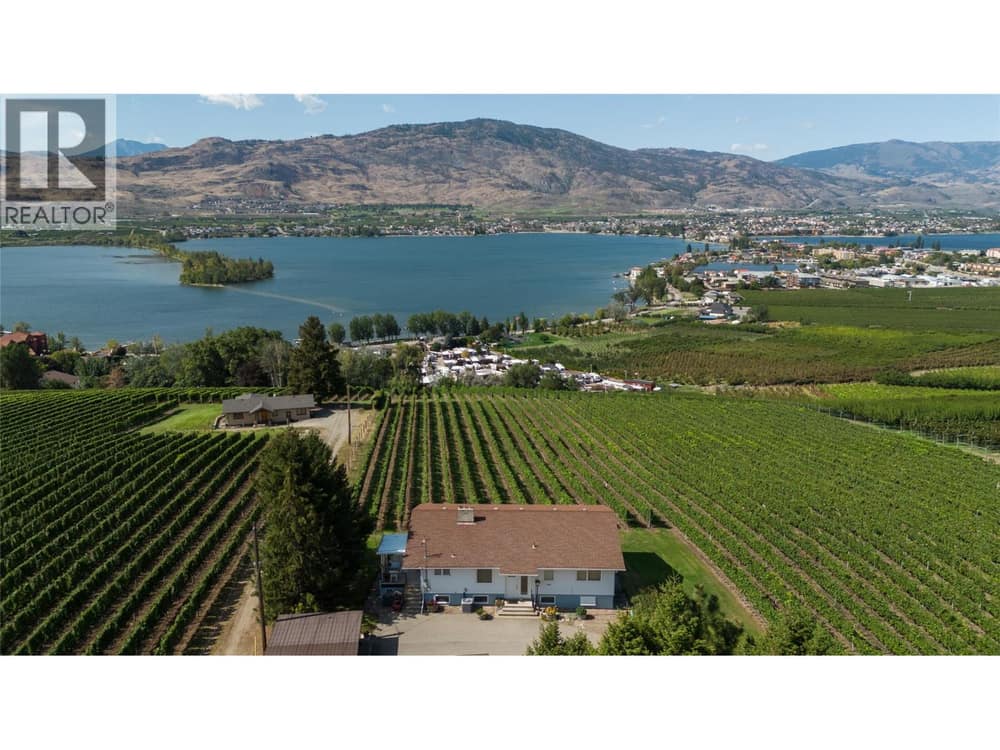5012 33rd Street, Osoyoos