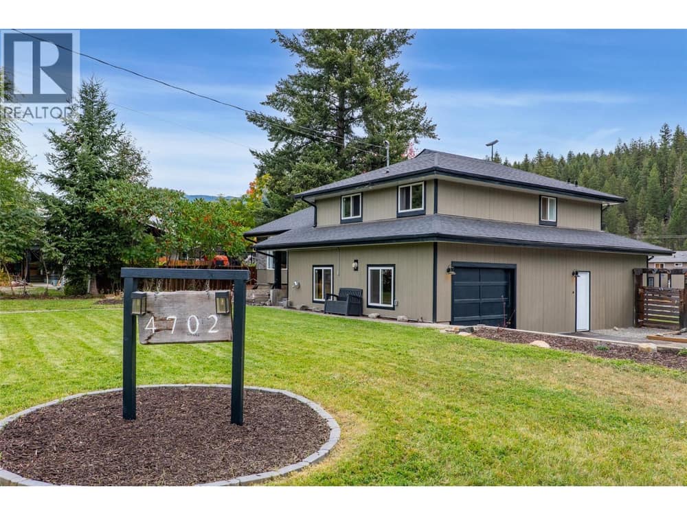 4702 SPRUCE Crescent, Barriere