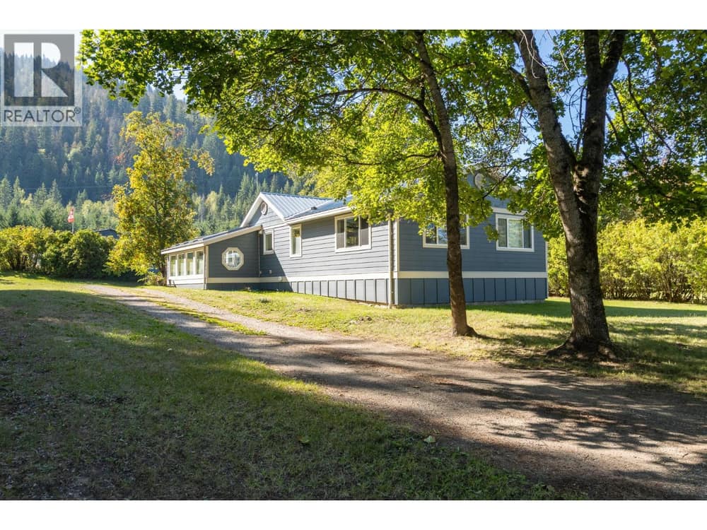 1370 20 Avenue SE, Salmon Arm