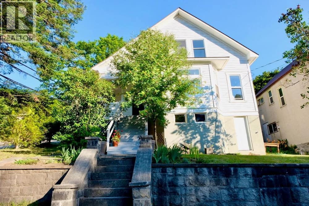 824 SILICA Street, Nelson