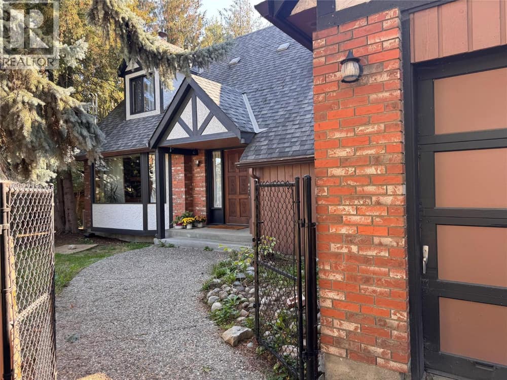 7603 De Jong Drive, Coldstream