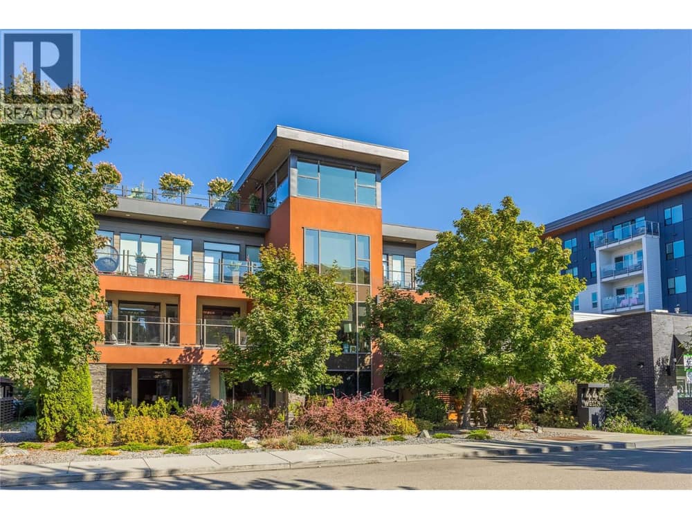 Welcome to #102 - 446 West Avenue!