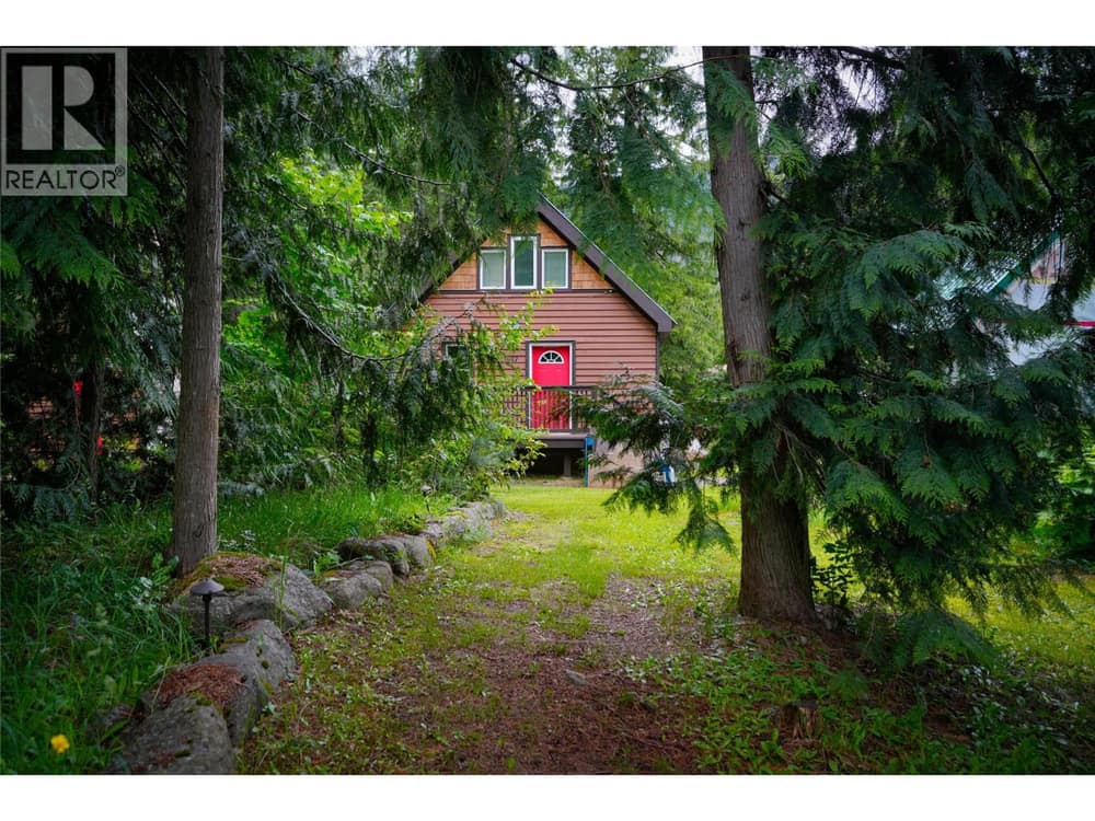 1017 Hume Street, Slocan