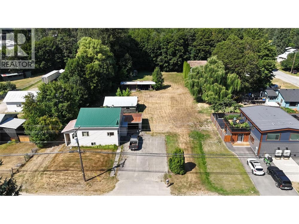 719 Big Eddy Road, Revelstoke