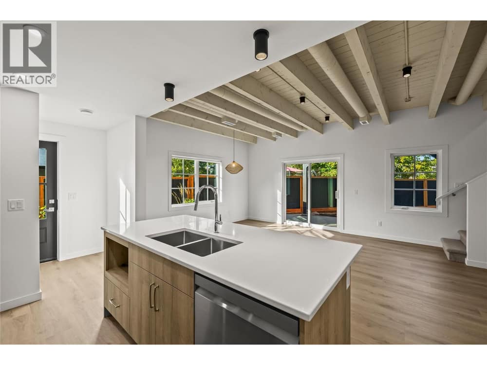 Welcome to #1-2957 Conlin Court!