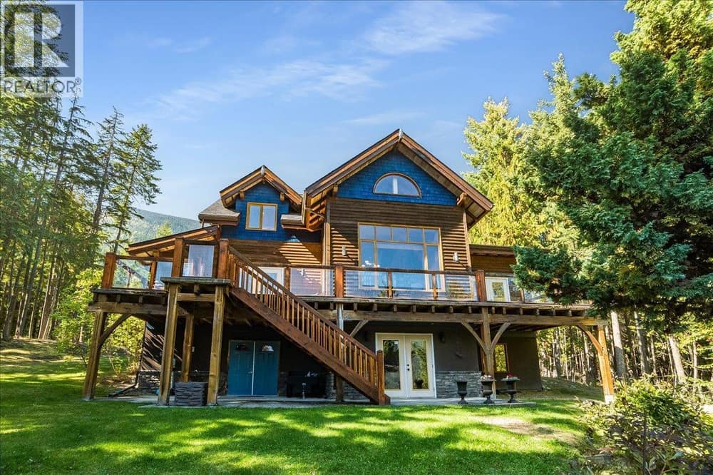 9233 31 Highway, Kaslo
