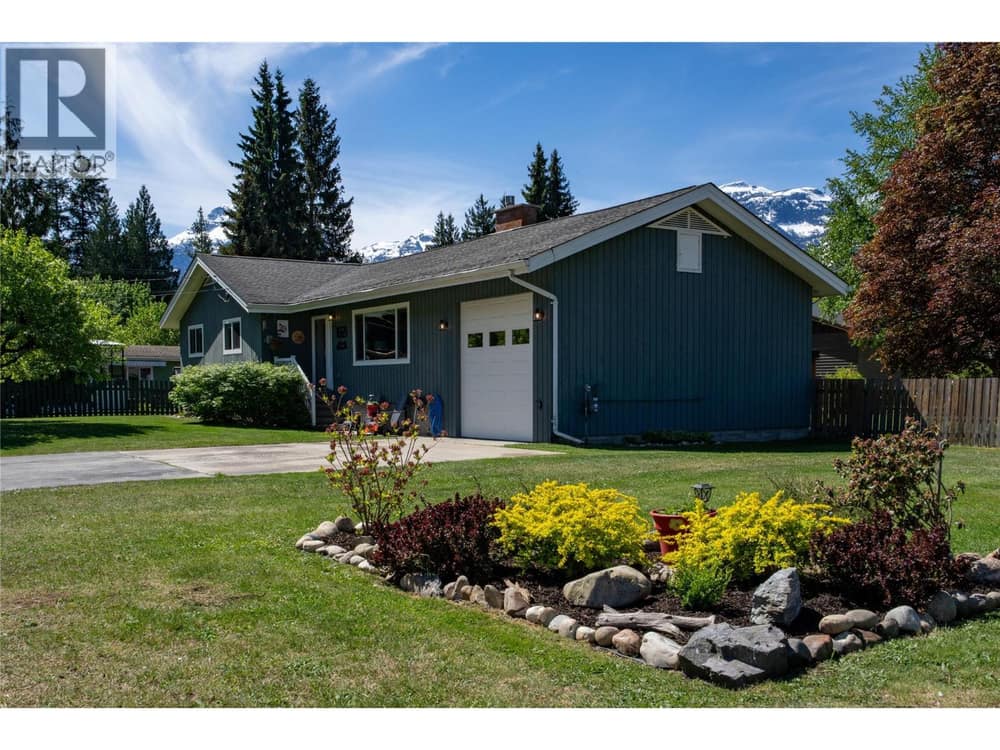 1669 Hiob Road, Revelstoke