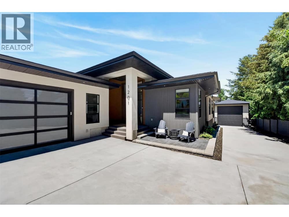 1201 20 Avenue SW, Salmon Arm