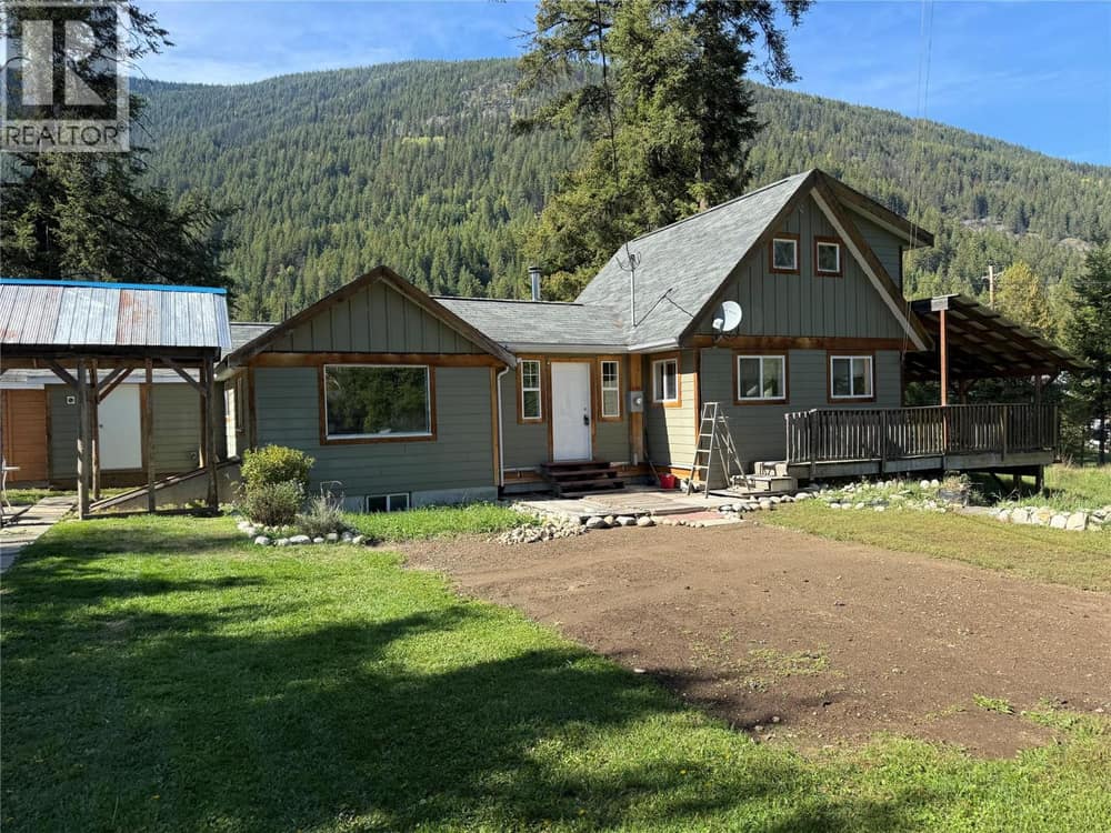 2018 Tarrys Road, Castlegar