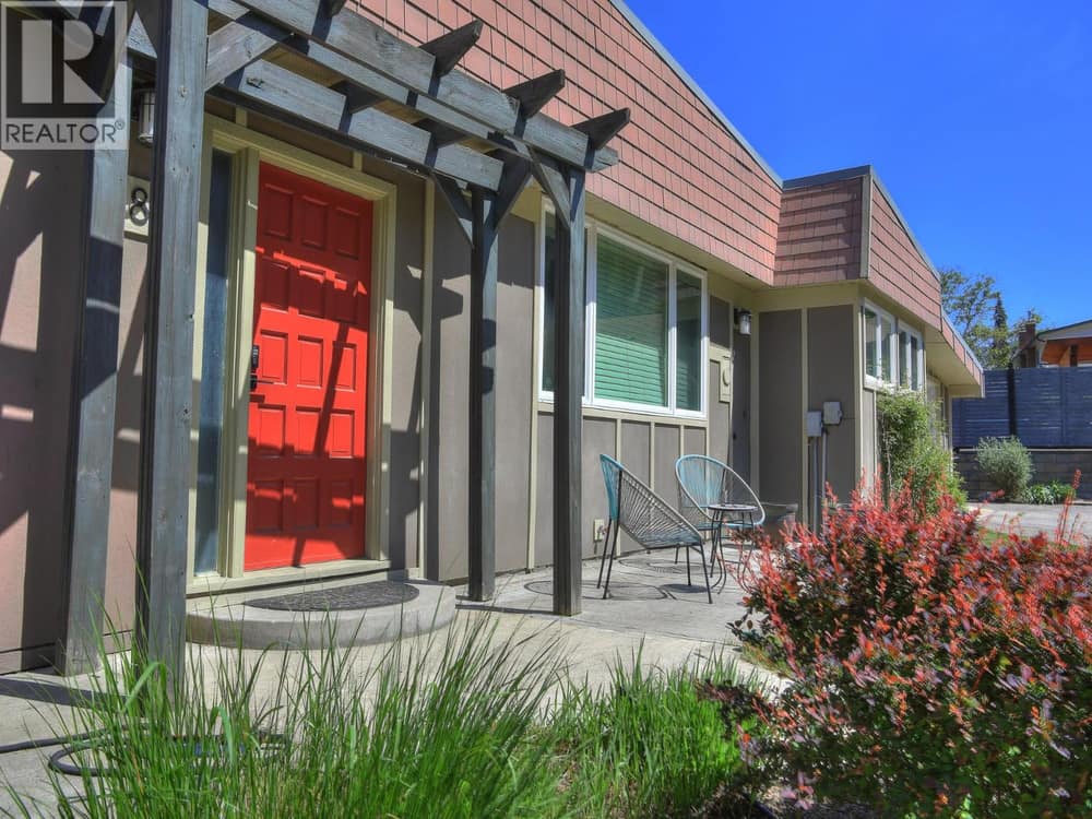 812 Paret Road, Kelowna
