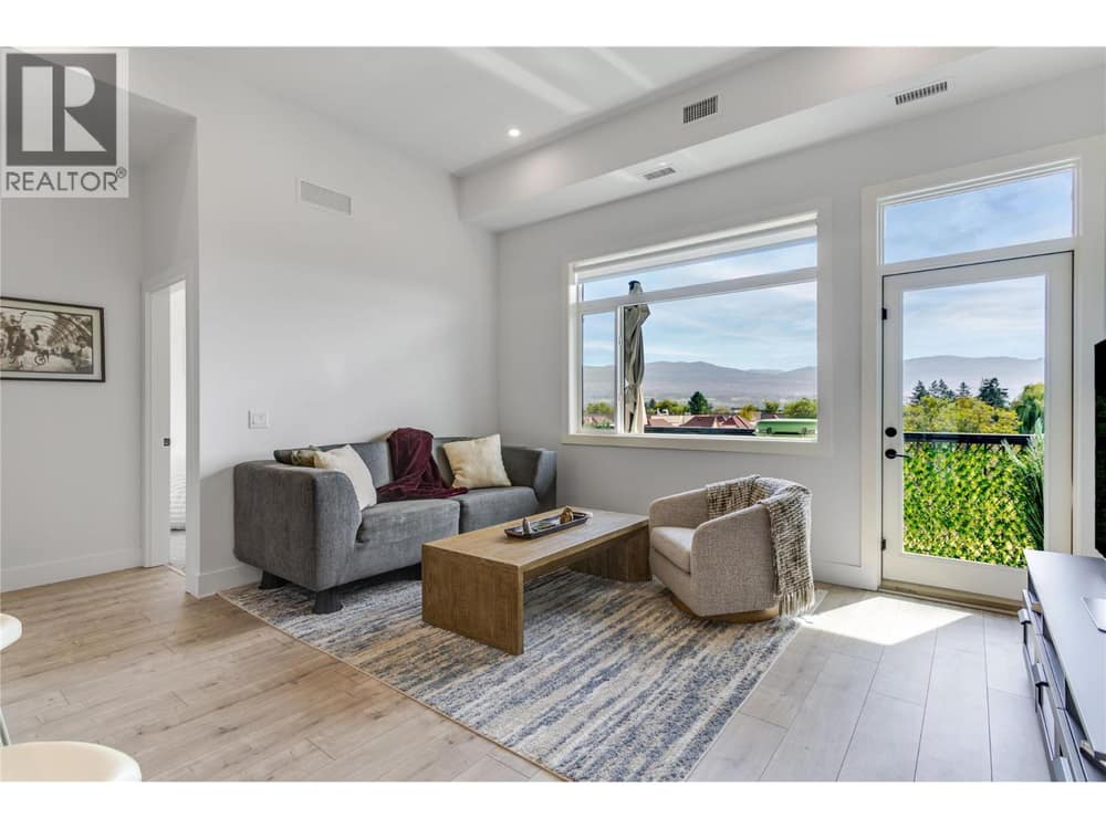 Welcome to unit 507 in the Rydell building! Top floor, corner unit with beautiful views of the mountains