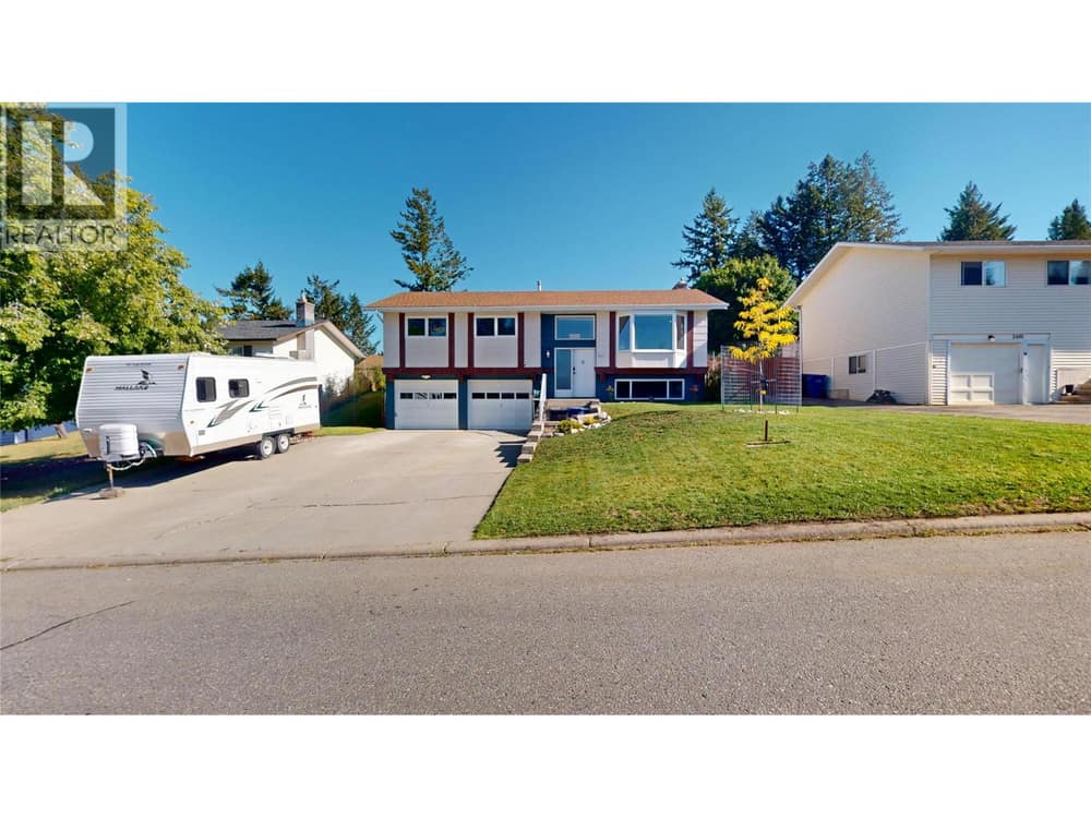 3401 Mount Royal Drive N, Cranbrook
