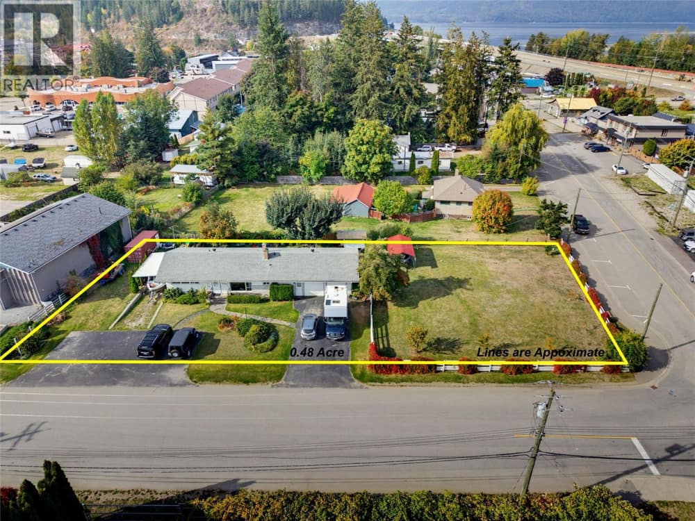 1230 Shuswap Avenue, Sicamous