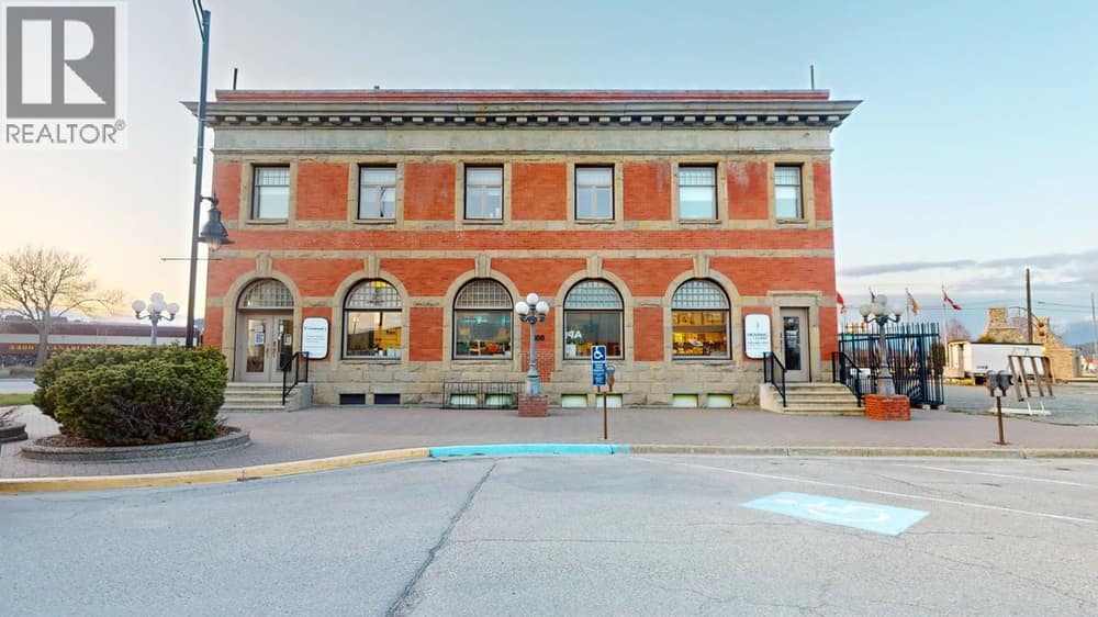 800 Baker Street, Cranbrook