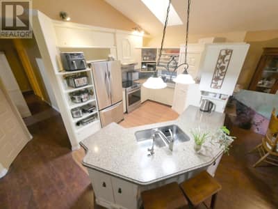 930 CHINA CREEK Road, Genelle