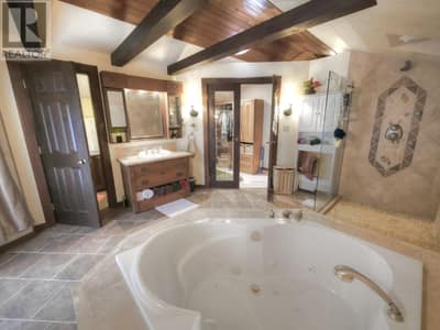 930 CHINA CREEK Road, Genelle