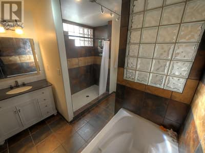 504 CENTRE Street, Kaslo