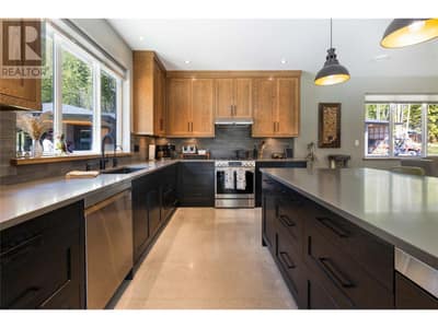 6400 1 Avenue NW, Salmon Arm