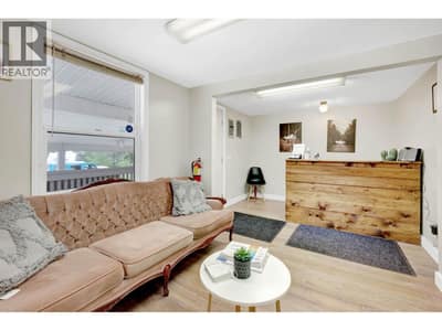 32 OLD N THOMPSON  E Highway, Clearwater