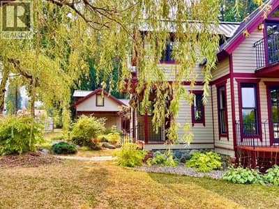305 Bellevue Street, New Denver