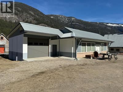 3152 6 Highway, Slocan Park