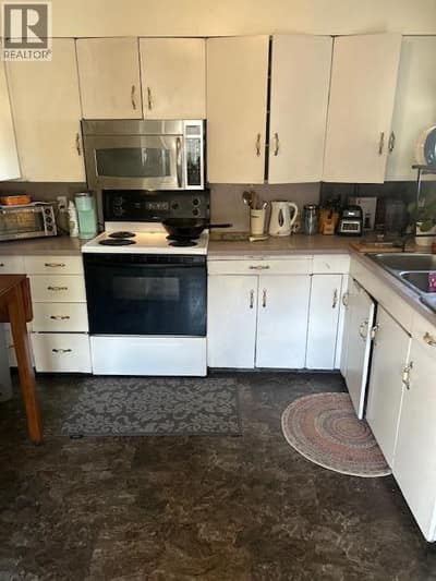 3531 Lakeshore Road, Kelowna