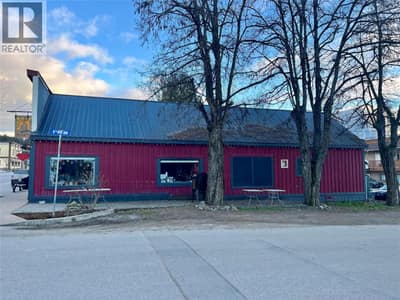 420 Broadway Street, Nakusp