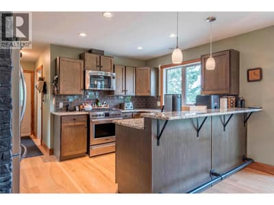 7800 Howe Drive, Coldstream