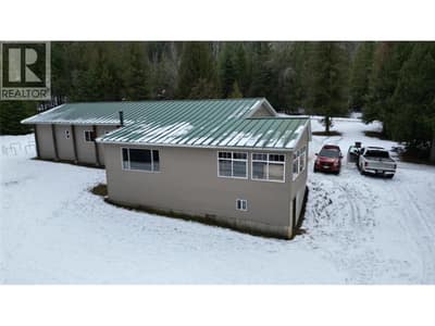 1925 Mcdaniels Road, Castlegar