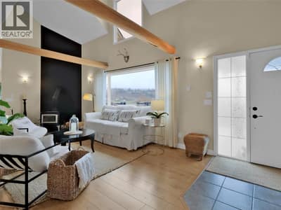 9801/9809 Gould Avenue, Summerland