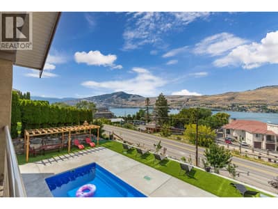 Panoramic Lake & Vineyard views from every level!