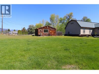 5818 17th Street, Grand Forks