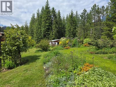8481 6 Highway, Slocan