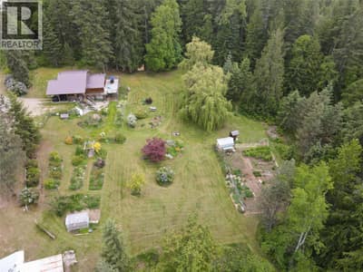 8481 6 Highway, Slocan