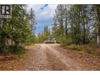5487 Prosh Frontage Road, Malakwa