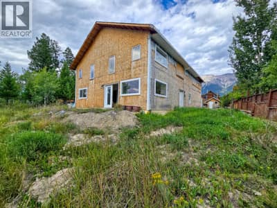 4772 Crescentwood Drive, Edgewater