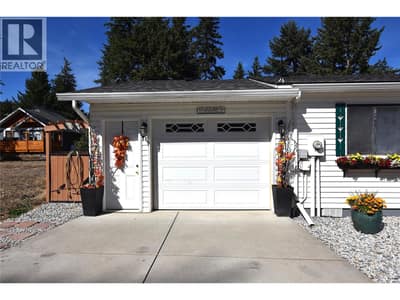 Attached garage/ workshop