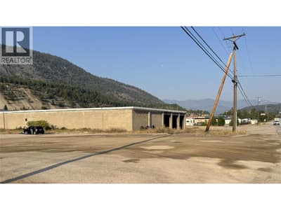8075 Old Waneta Road, Trail