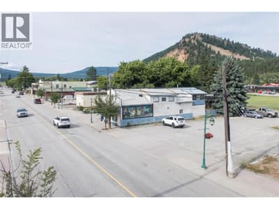 2037 Shuswap Avenue, Lumby