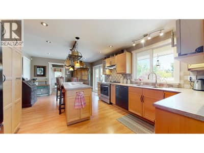 205 GREASEWOOD Avenue, Oliver