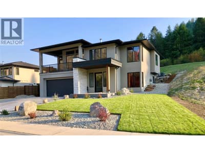8781 RIVERSIDE Drive, Grand Forks