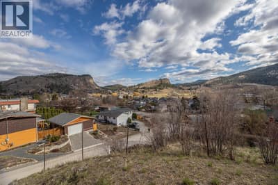 12402 BLAGBORNE Avenue, Summerland