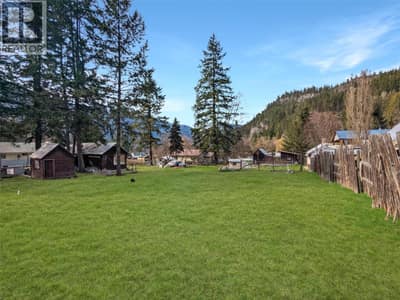 Lot B PARK Avenue, Slocan