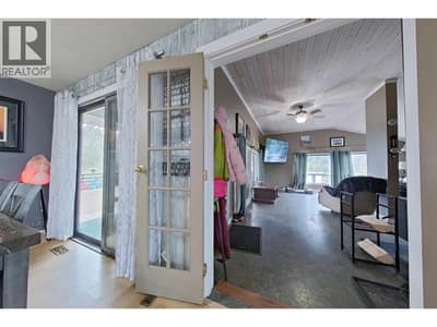 1530 21 Highway, Creston