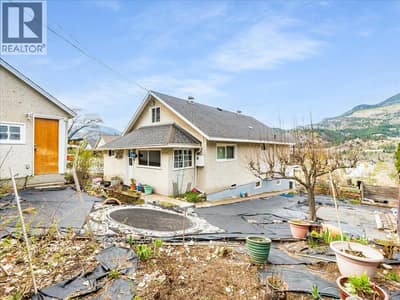 2257 Daniel Street, Trail